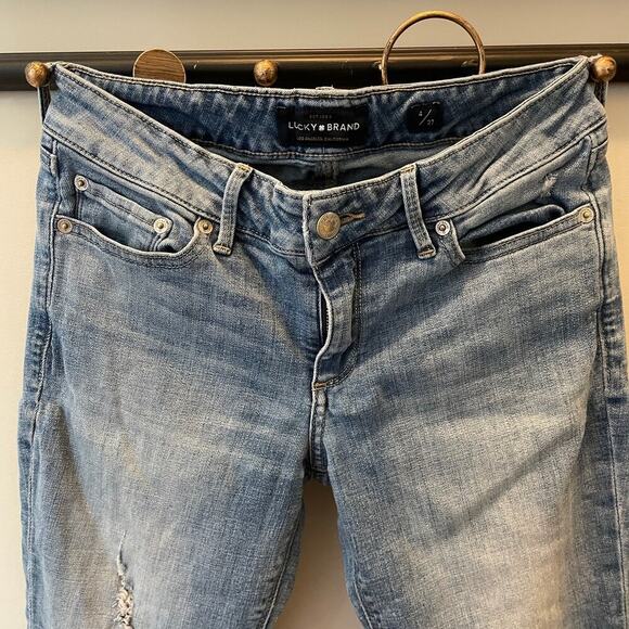 Lucky Brand 4/27 Lolita Crop Jeans | Mid Rise, Light Wash, Distressed Slim Fit - Picture 6 of 10